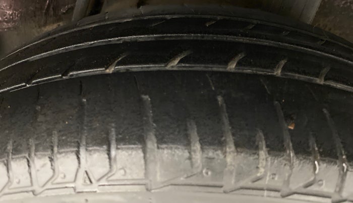 2017 Honda Jazz 1.2 V AT, Petrol, Automatic, 33,686 km, Left Rear Tyre Tread
