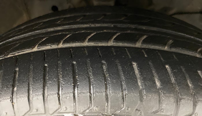2017 Honda Jazz 1.2 V AT, Petrol, Automatic, 33,686 km, Right Front Tyre Tread