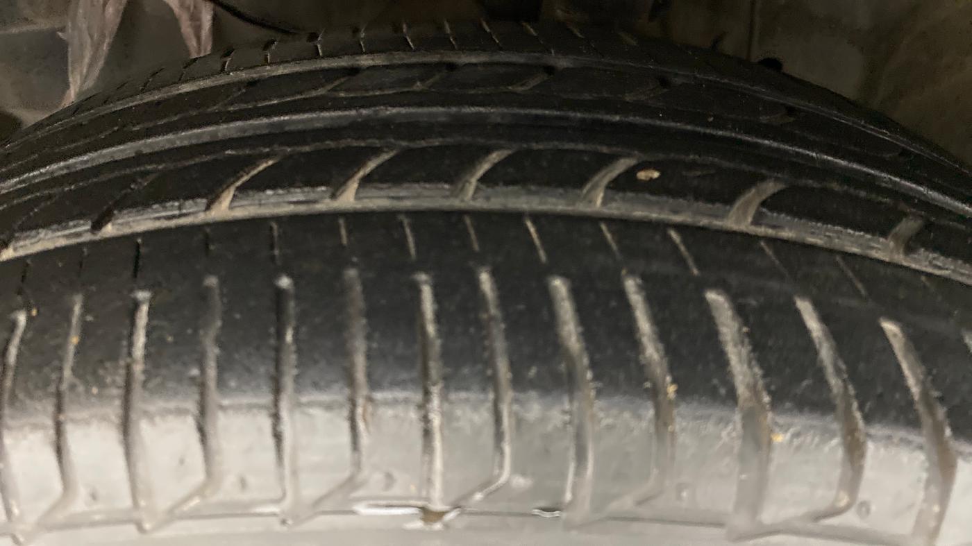 2017 Honda Jazz 1.2 V AT, Petrol, Automatic, 33,686 km, Left Front Tyre Tread