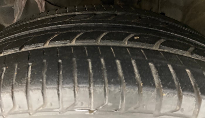 2017 Honda Jazz 1.2 V AT, Petrol, Automatic, 33,686 km, Left Front Tyre Tread