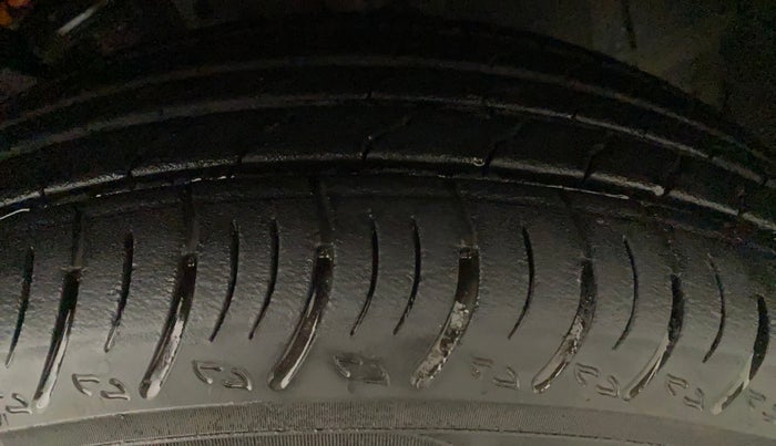 2022 Nissan MAGNITE XV PREMIUM TURBO CVT, Petrol, Automatic, 3,955 km, Left Front Tyre Tread