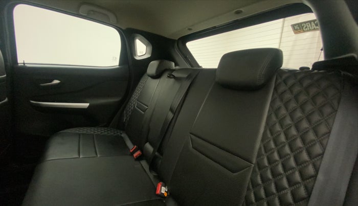 2022 Nissan MAGNITE XV PREMIUM TURBO CVT, Petrol, Automatic, 3,955 km, Right Side Rear Door Cabin