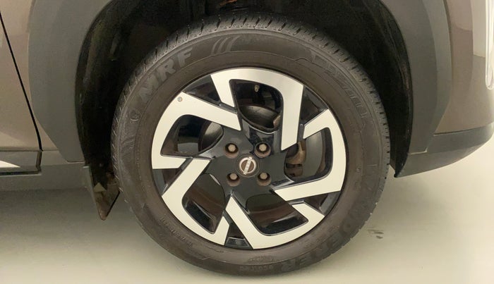 2022 Nissan MAGNITE XV PREMIUM TURBO CVT, Petrol, Automatic, 3,955 km, Right Front Wheel
