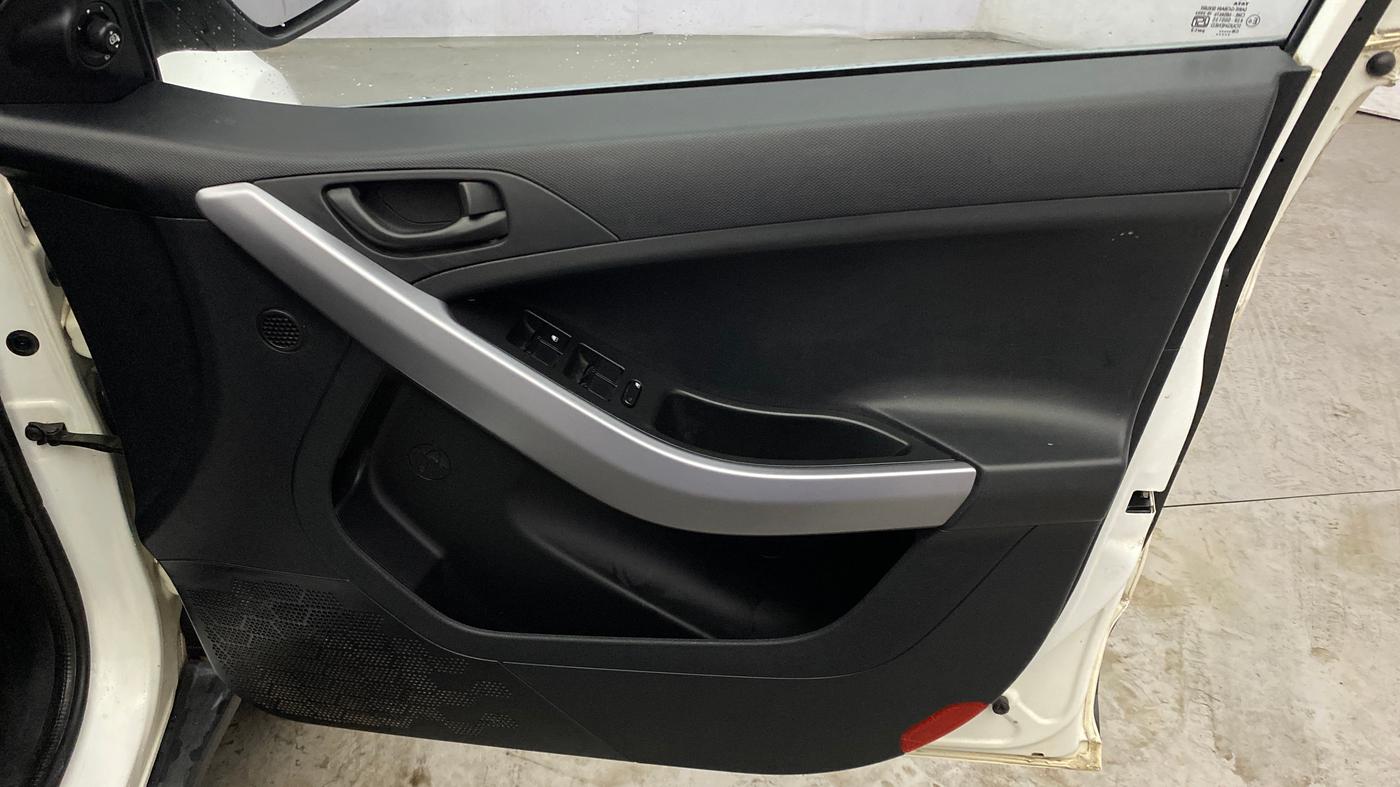 2021 Tata NEXON XM SUNROOF PETROL, Petrol, Manual, 18,367 km, Driver Side Door Panels Control