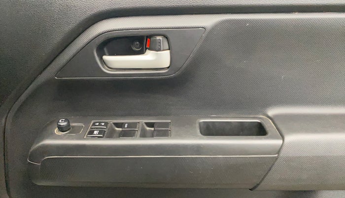 2020 Maruti New Wagon-R VXI 1.0, Petrol, Manual, 20,509 km, Driver Side Door Panels Control