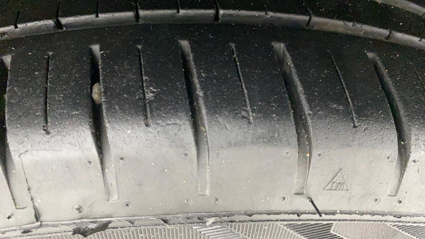 2015 Maruti Ciaz ZXI+, Petrol, Manual, 77,248 km, Left Front Tyre Tread