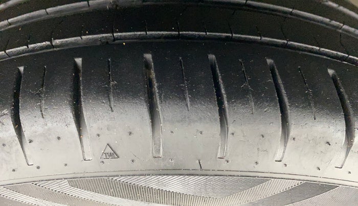 2015 Maruti Ciaz ZXI+, Petrol, Manual, 77,248 km, Right Rear Tyre Tread