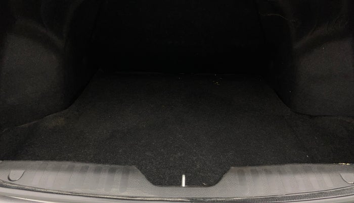 2015 Maruti Ciaz ZXI+, Petrol, Manual, 77,248 km, Boot Inside