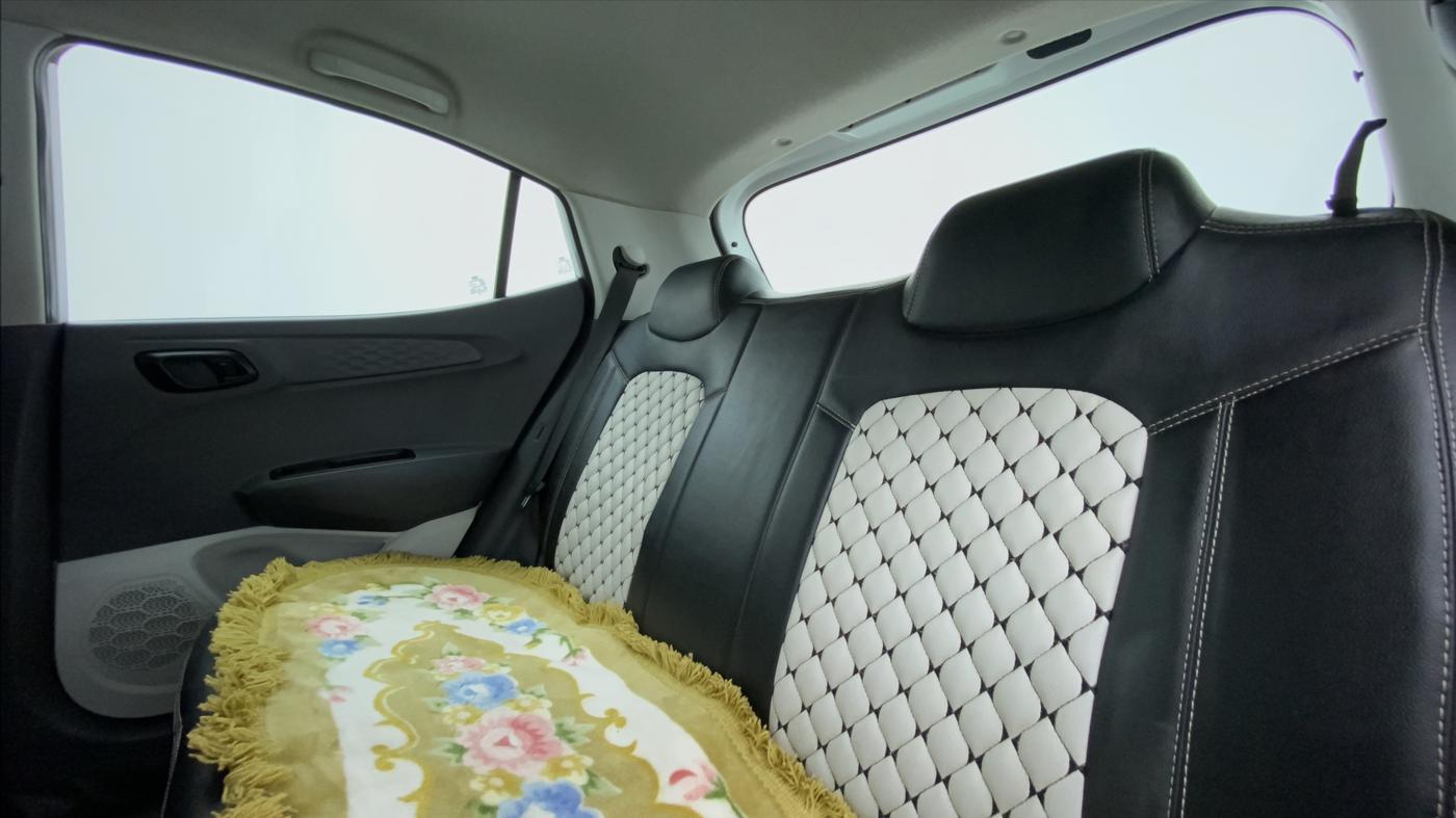 2020 Hyundai GRAND I10 NIOS MAGNA 1.2 MT, CNG, Manual, 98,057 km, Right Side Rear Door Cabin
