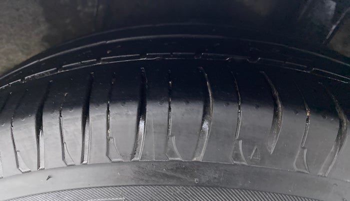 2020 Hyundai GRAND I10 NIOS MAGNA 1.2 MT, CNG, Manual, 98,057 km, Left Rear Tyre Tread