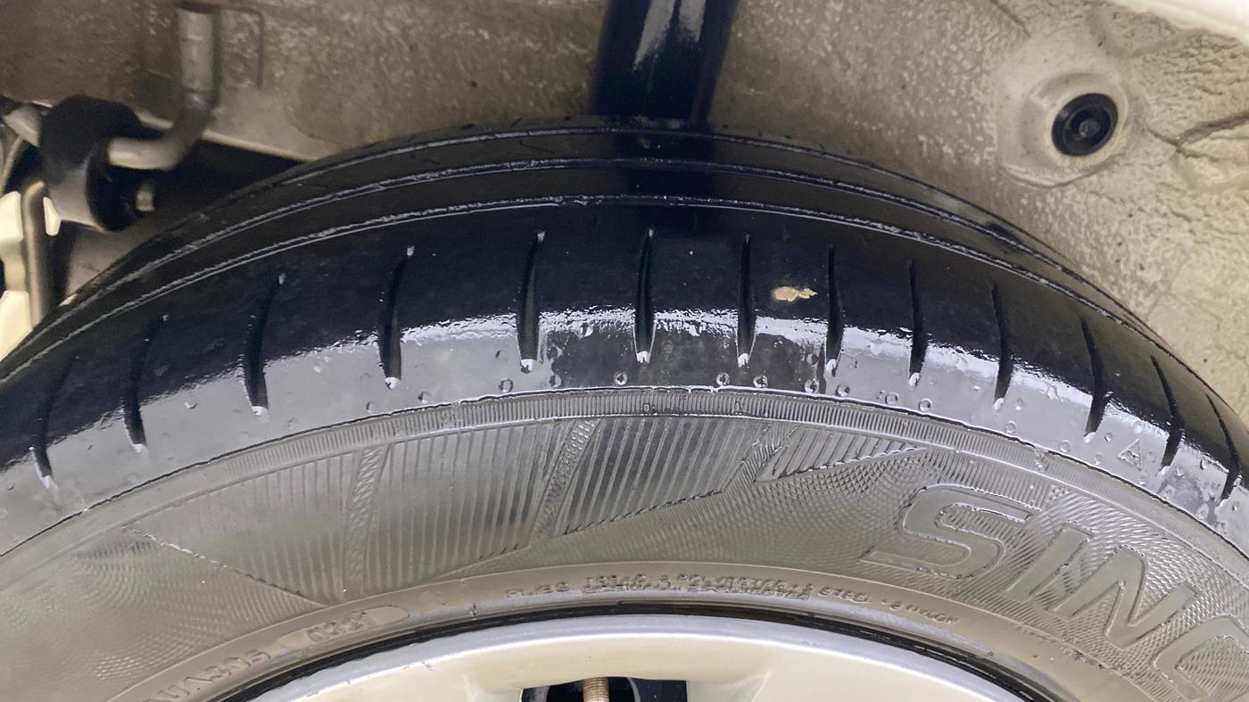 2017 Maruti Celerio ZXI, CNG, Manual, 97,337 km, Right Rear Tyre Tread