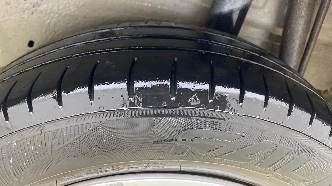2017 Maruti Celerio ZXI, CNG, Manual, 97,337 km, Left Rear Tyre Tread