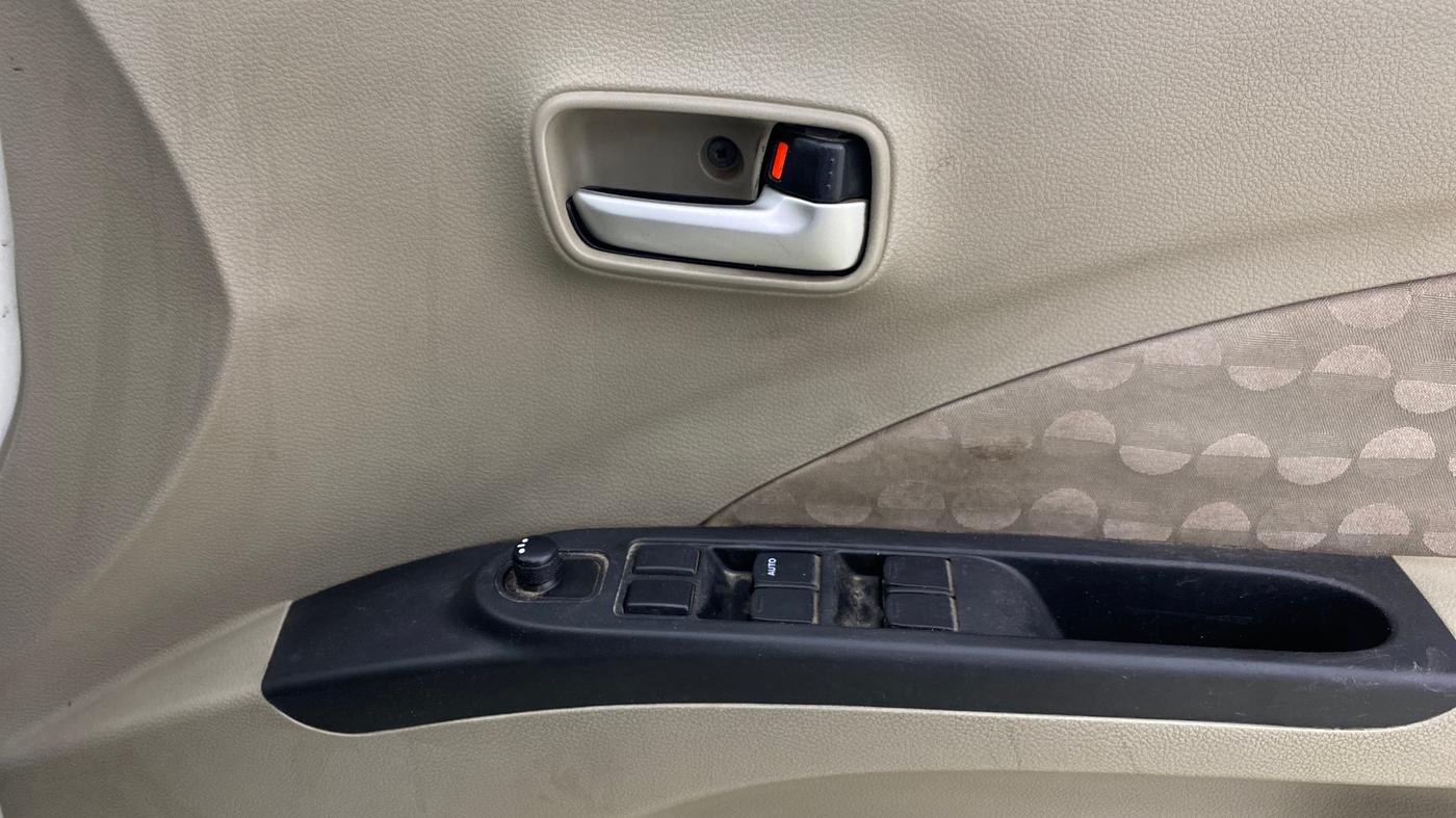 2017 Maruti Celerio ZXI, CNG, Manual, 97,337 km, Driver Side Door Panels Control