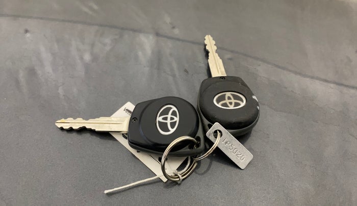 2025 Toyota Glanza E, Petrol, Manual, 18,745 km, Key Close Up