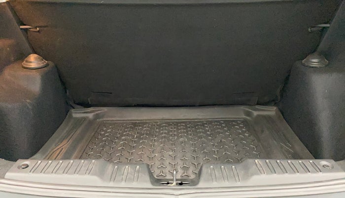 2021 Tata ALTROZ XZ PETROL, Petrol, Manual, 5,768 km, Boot Inside