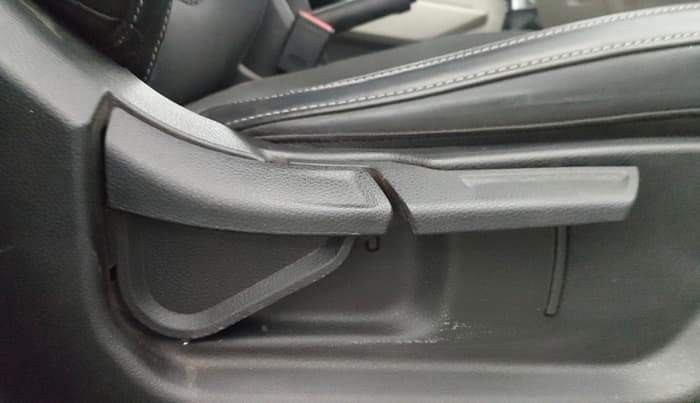 2022 KIA CARENS PRESTIGE PLUS 1.4 PETROL 7 STR, Petrol, Manual, 22,469 km, Driver Side Adjustment Panel