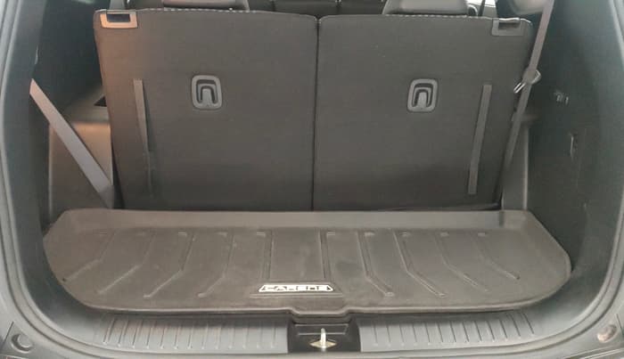 2022 KIA CARENS PRESTIGE PLUS 1.4 PETROL 7 STR, Petrol, Manual, 22,469 km, Boot Inside