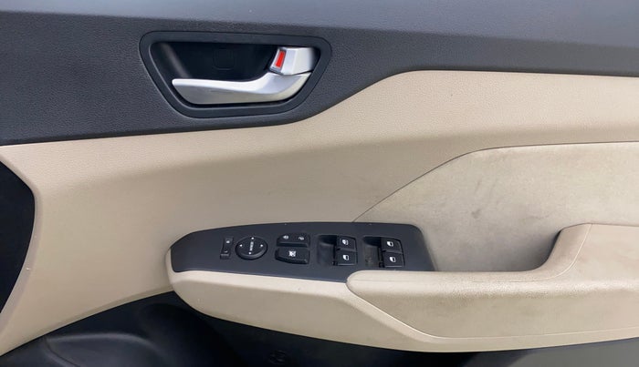 2019 Hyundai Verna 1.4 EX PETROL, Petrol, Manual, 81,291 km, Driver Side Door Panels Control