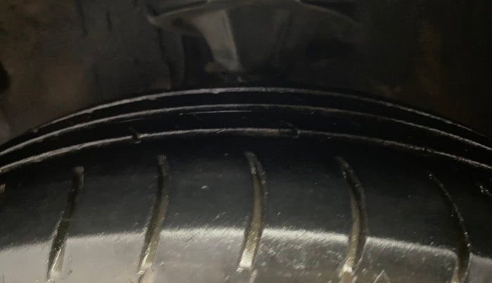 2013 Hyundai i10 ERA 1.1, Petrol, Manual, 91,575 km, Left Front Tyre Tread