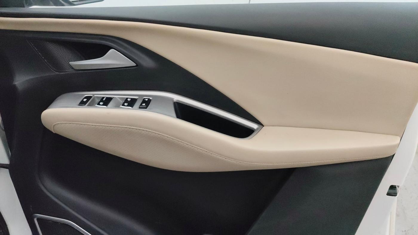 2023 MG HECTOR SHARP PRO 1.5 PETROL TURBO CVT PETROL, Petrol, Automatic, 22,983 km, Driver Side Door Panels Control