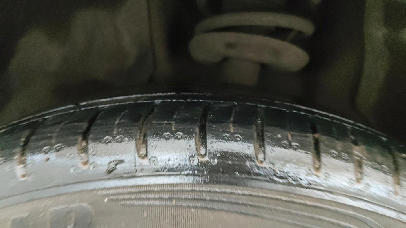 2023 MG HECTOR SHARP PRO 1.5 PETROL TURBO CVT PETROL, Petrol, Automatic, 22,983 km, Left Front Tyre Tread