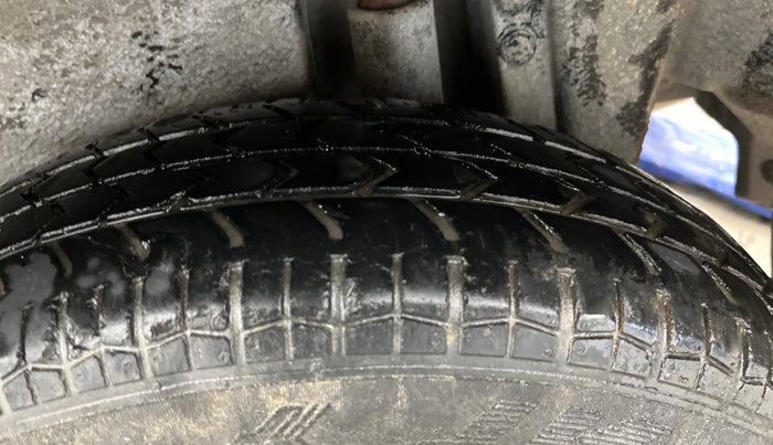 2015 Maruti Swift Dzire VXI, Petrol, Manual, 45,575 km, Left Rear Tyre Tread