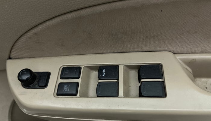 2015 Maruti Swift Dzire VXI, Petrol, Manual, 45,575 km, Driver Side Door Panels Control