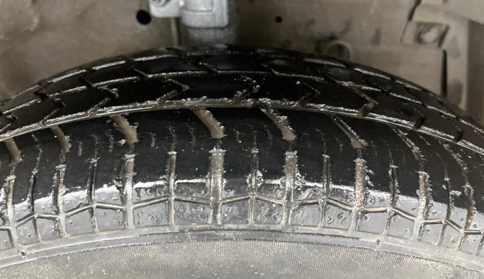 2015 Maruti Swift Dzire VXI, Petrol, Manual, 45,575 km, Right Front Tyre Tread