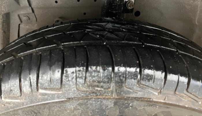 2015 Maruti Swift Dzire VXI, Petrol, Manual, 45,575 km, Left Front Tyre Tread
