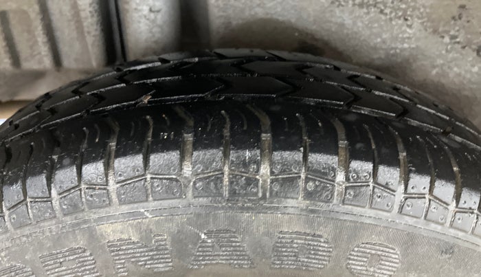 2015 Maruti Swift Dzire VXI, Petrol, Manual, 45,575 km, Right Rear Tyre Tread