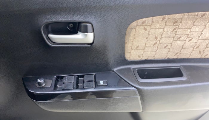 2018 Maruti New Wagon-R VXI 1.2 AMT, Petrol, Automatic, 25,941 km, Driver Side Door Panels Control