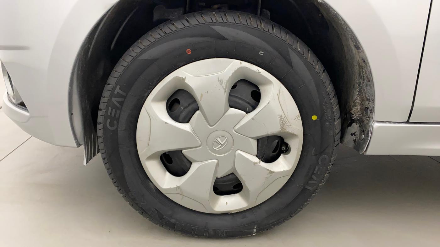 2017 Tata Tiago XZ PETROL, Petrol, Manual, 8,883 km, Left Front Wheel