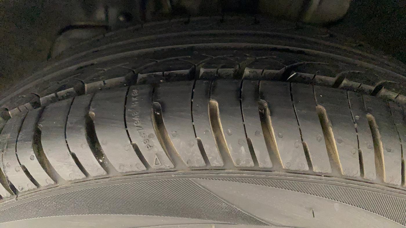 2017 Tata Tiago XZ PETROL, Petrol, Manual, 8,883 km, Left Front Tyre Tread