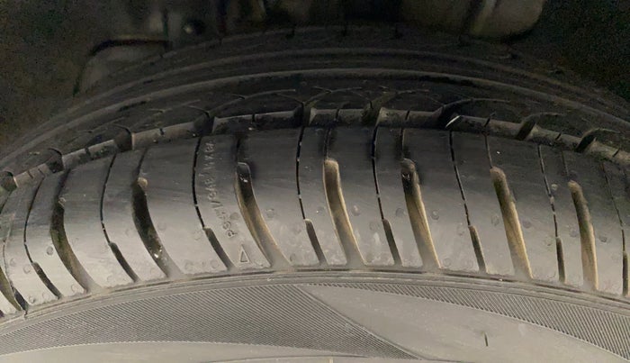 2017 Tata Tiago XZ PETROL, Petrol, Manual, 8,883 km, Left Front Tyre Tread
