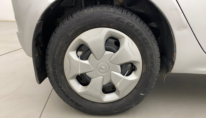2017 Tata Tiago XZ PETROL, Petrol, Manual, 8,883 km, Right Rear Wheel