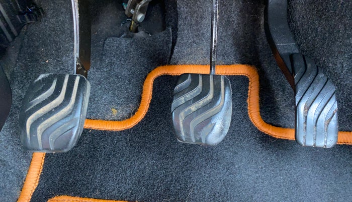 2018 Renault Kwid RXL, Petrol, Manual, 72,719 km, Pedals