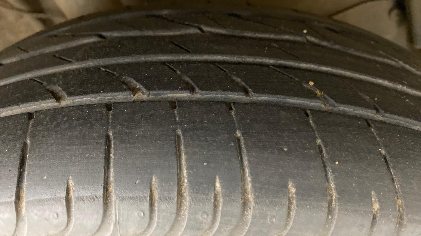 2018 Toyota YARIS V CVT, Petrol, Automatic, 19,212 km, Right Front Tyre Tread