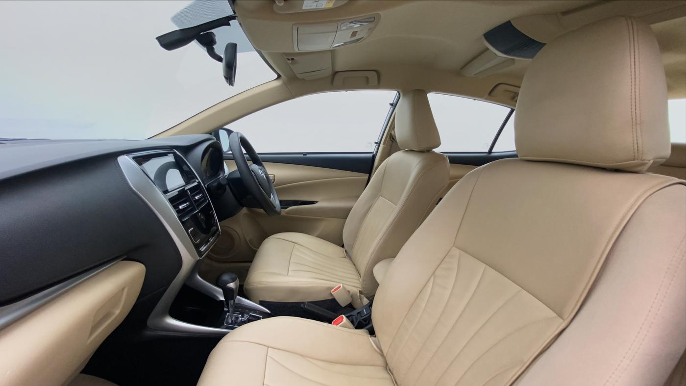 2018 Toyota YARIS V CVT, Petrol, Automatic, 19,212 km, Right Side Front Door Cabin