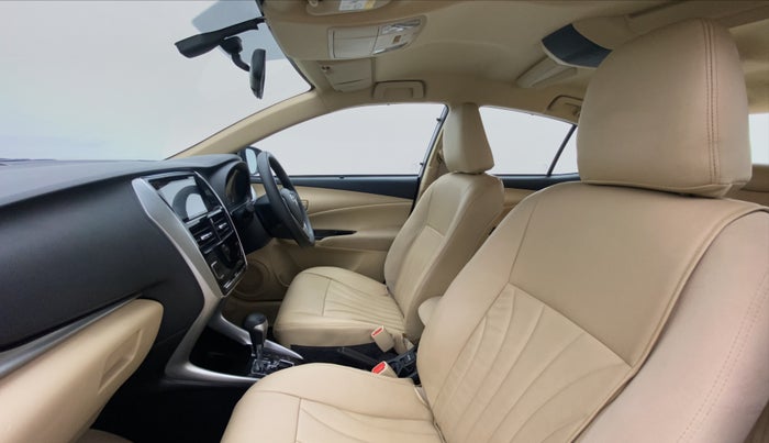 2018 Toyota YARIS V CVT, Petrol, Automatic, 19,212 km, Right Side Front Door Cabin