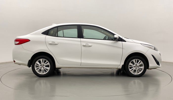 2018 Toyota YARIS V CVT, Petrol, Automatic, 19,212 km, Right Side View