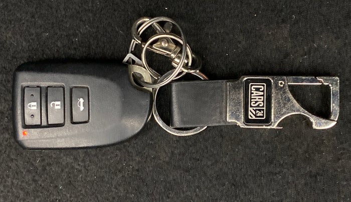 2018 Toyota YARIS V CVT, Petrol, Automatic, 19,212 km, Key Close Up