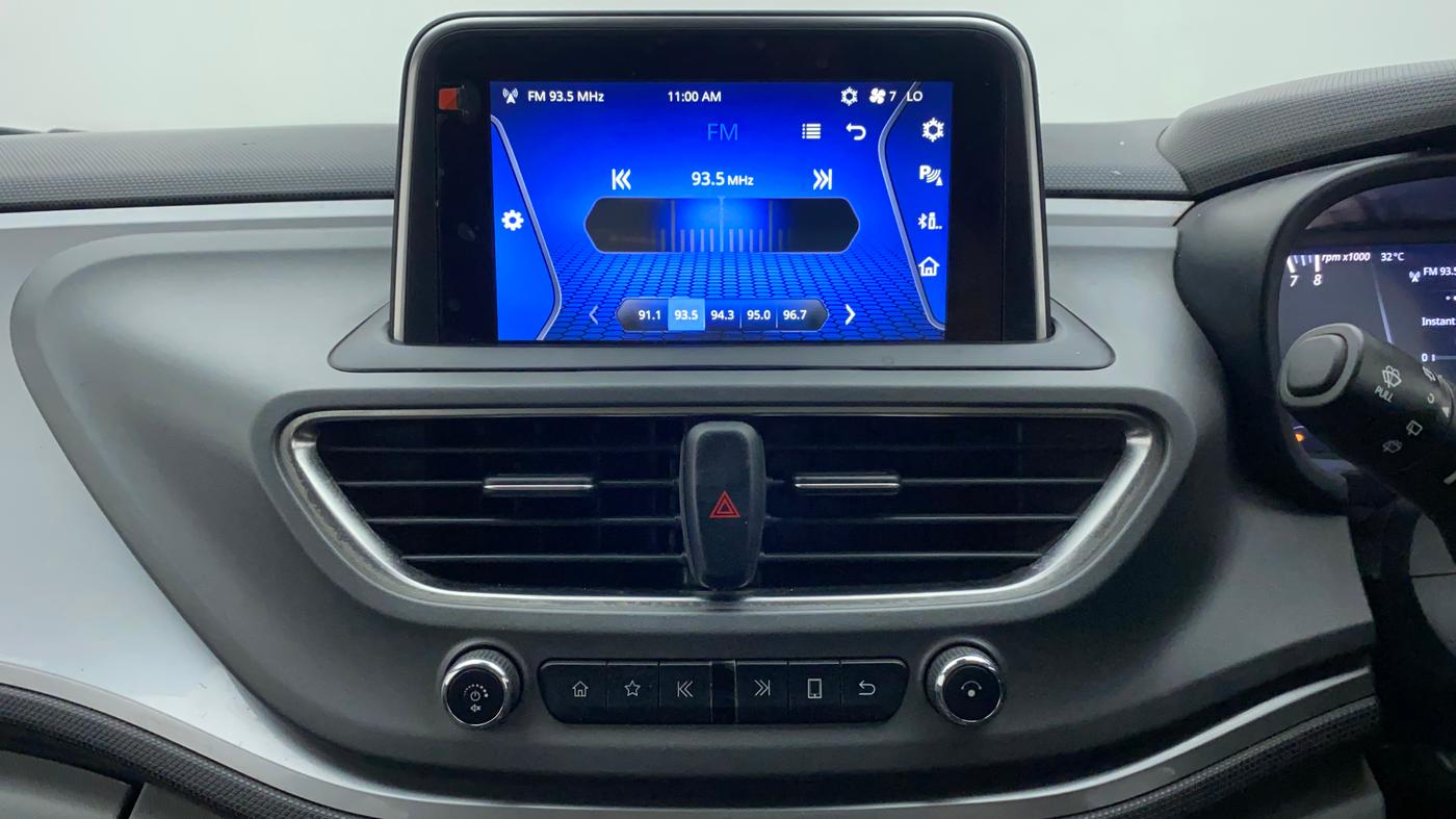 2020 Tata ALTROZ XZ (O) PETROL, Petrol, Manual, 84,633 km, Infotainment System