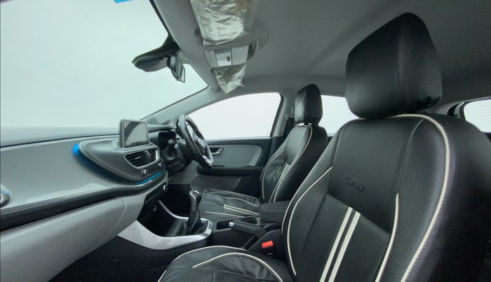 2020 Tata ALTROZ XZ (O) PETROL, Petrol, Manual, 84,633 km, Right Side Front Door Cabin