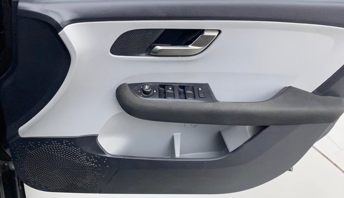 2020 Tata ALTROZ XZ (O) PETROL, Petrol, Manual, 84,633 km, Driver Side Door Panels Control