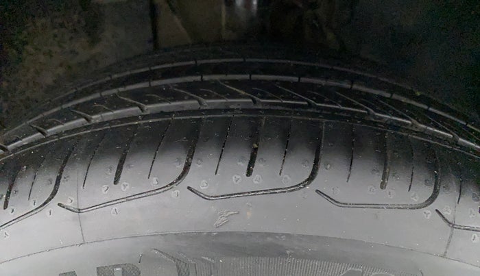 2020 Tata ALTROZ XZ (O) PETROL, Petrol, Manual, 84,633 km, Right Front Tyre Tread