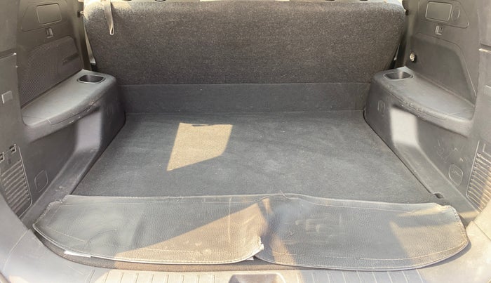 2021 Mahindra XUV700 AX 3 P AT 5 STR, Petrol, Automatic, 65,053 km, Boot Inside