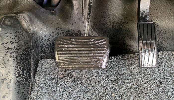 2021 Mahindra XUV700 AX 3 P AT 5 STR, Petrol, Automatic, 65,053 km, Pedals