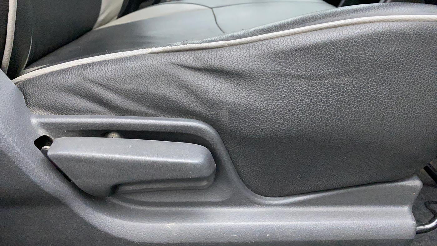 2011 Maruti Swift VXI D, Petrol, Manual, 82,068 km, Driver Side Adjustment Panel