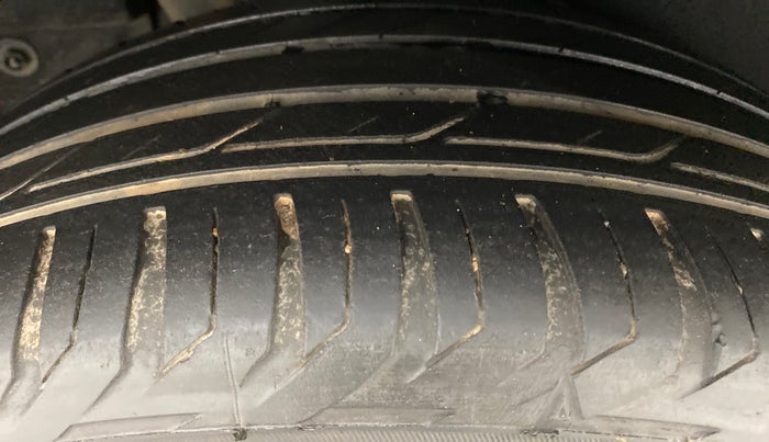 2019 Hyundai Tucson GLS 2WD AT PETROL, Petrol, Automatic, 1,00,239 km, Right Rear Tyre Tread