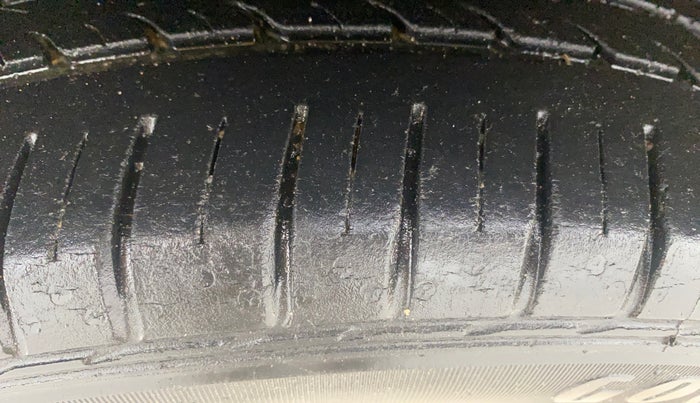 2016 Hyundai Elite i20 ASTA 1.2 (O), Petrol, Manual, 59,221 km, Left Front Tyre Tread